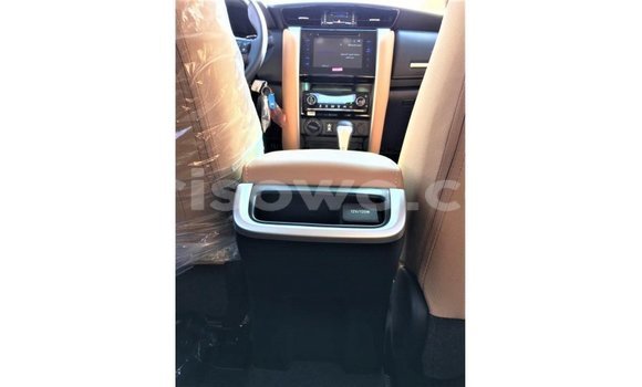 Sayi Imported Toyota Fortuner White Mota in Import - Dubai a Benin Sayi Imported Toyota Fortuner White Mota in Import - Dubai a Benin