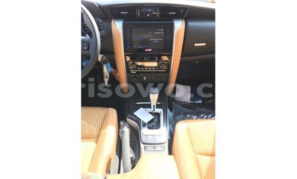 Sayi Imported Toyota Fortuner White Mota in Import - Dubai a Benin Sayi Imported Toyota Fortuner White Mota in Import - Dubai a Benin