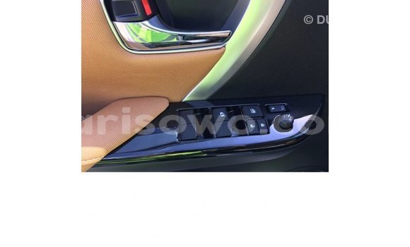 Sayi Imported Toyota Fortuner White Mota in Import - Dubai a Benin Sayi Imported Toyota Fortuner White Mota in Import - Dubai a Benin