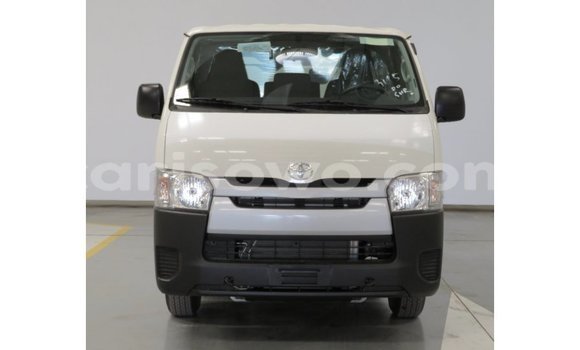 Sayi Imported Toyota Hiace White Mota in Import - Dubai a Benin