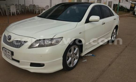 Sayi Na hannu Toyota Camry White Mota in Savalou a Benin Sayi Na hannu Toyota Camry White Mota in Savalou a Benin
