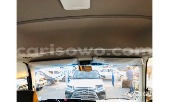 Acheter Import Utilitaire Toyota Coaster Blanc à Import - Dubai, Benin Acheter Import Utilitaire Toyota Coaster Blanc à Import - Dubai, Benin