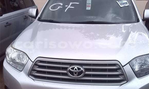 Sayi Na hannu Toyota Highlander Azurfa Mota in Porto Novo a Benin