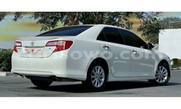 Sayi Imported Toyota Camry White Mota in Import - Dubai a Benin Sayi Imported Toyota Camry White Mota in Import - Dubai a Benin