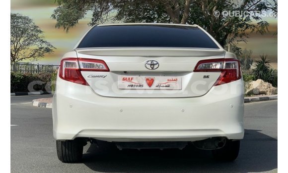 Sayi Imported Toyota Camry White Mota in Import - Dubai a Benin Sayi Imported Toyota Camry White Mota in Import - Dubai a Benin