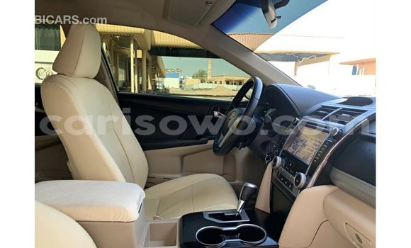 Sayi Imported Toyota Camry White Mota in Import - Dubai a Benin Sayi Imported Toyota Camry White Mota in Import - Dubai a Benin