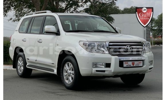 Sayi Imported Toyota Land Cruiser White Mota in Import - Dubai a Benin Sayi Imported Toyota Land Cruiser White Mota in Import - Dubai a Benin