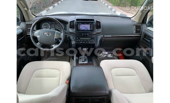 Sayi Imported Toyota Land Cruiser White Mota in Import - Dubai a Benin Sayi Imported Toyota Land Cruiser White Mota in Import - Dubai a Benin