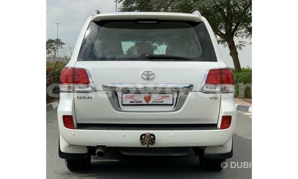 Sayi Imported Toyota Land Cruiser White Mota in Import - Dubai a Benin Sayi Imported Toyota Land Cruiser White Mota in Import - Dubai a Benin