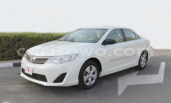 Acheter Import Voiture Toyota Camry Blanc à Import - Dubai, Benin