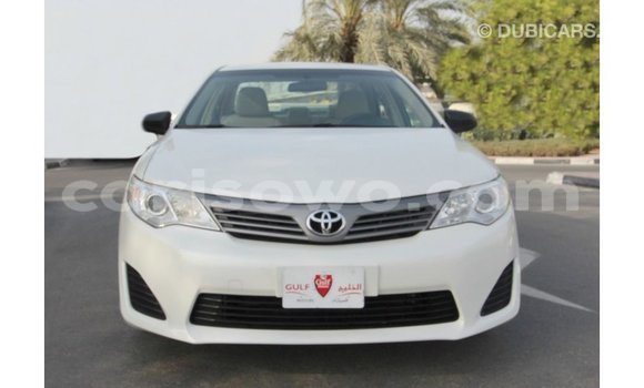 Sayi Imported Toyota Camry White Mota in Import - Dubai a Benin Sayi Imported Toyota Camry White Mota in Import - Dubai a Benin