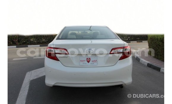 Sayi Imported Toyota Camry White Mota in Import - Dubai a Benin Sayi Imported Toyota Camry White Mota in Import - Dubai a Benin