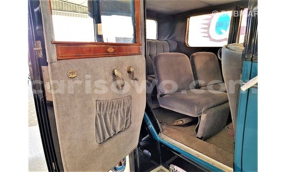 Acheter Import Voiture Buick Electra Bleu à Import - Dubai, Benin Acheter Import Voiture Buick Electra Bleu à Import - Dubai, Benin