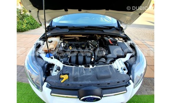 Acheter Import Voiture Ford Focus Blanc à Import - Dubai, Benin Acheter Import Voiture Ford Focus Blanc à Import - Dubai, Benin