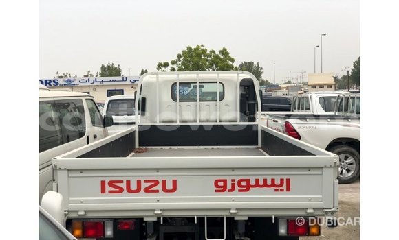Ra Imported Isuzu FTR 850 funfun Ọkọ̀ akẹ́rù ńlá in Import - Dubai ni Benin Ra Imported Isuzu FTR 850 funfun Ọkọ̀ akẹ́rù ńlá in Import - Dubai ni Benin