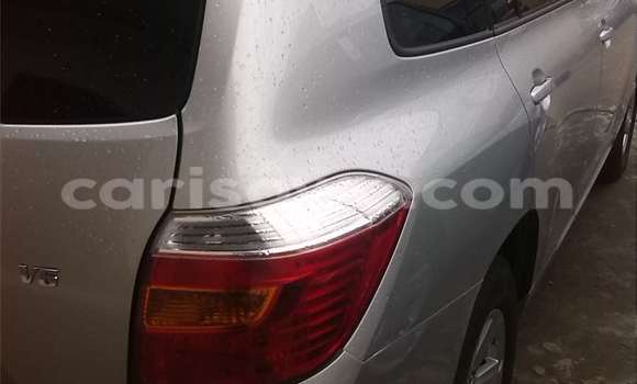 Sayi Na hannu Toyota Highlander Azurfa Mota in Porto Novo a Benin Sayi Na hannu Toyota Highlander Azurfa Mota in Porto Novo a Benin