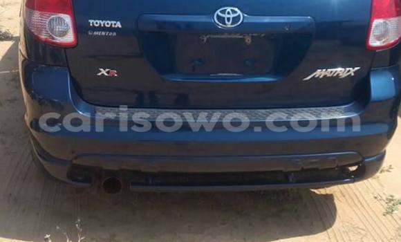 Sayi Na hannu Toyota Matrix Blue Mota in Savalou a Benin Sayi Na hannu Toyota Matrix Blue Mota in Savalou a Benin