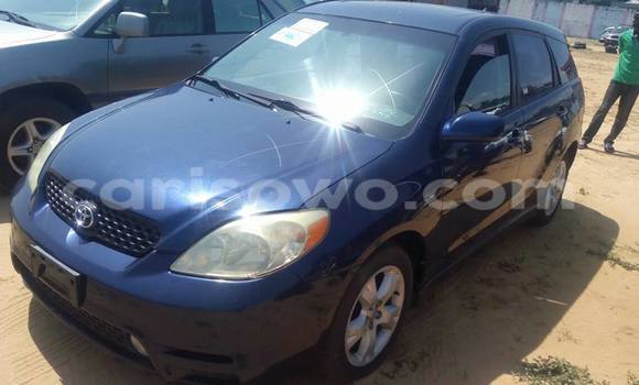 Sayi Na hannu Toyota Matrix Blue Mota in Savalou a Benin Sayi Na hannu Toyota Matrix Blue Mota in Savalou a Benin