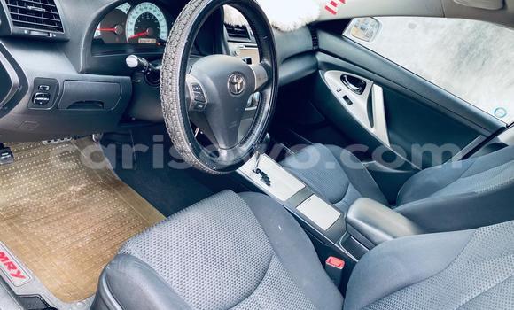 Ra Tuntun Toyota Camry funfun Ọkọ̀ in Cotonou ni Benin Ra Tuntun Toyota Camry funfun Ọkọ̀ in Cotonou ni Benin