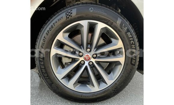 Acheter Import Voiture Jaguar F-Pace Blanc à Import - Dubai, Benin Acheter Import Voiture Jaguar F-Pace Blanc à Import - Dubai, Benin