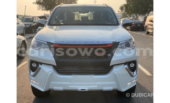 Sayi Imported Toyota Fortuner White Mota in Import - Dubai a Benin Sayi Imported Toyota Fortuner White Mota in Import - Dubai a Benin