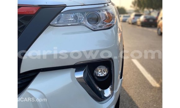 Sayi Imported Toyota Fortuner White Mota in Import - Dubai a Benin Sayi Imported Toyota Fortuner White Mota in Import - Dubai a Benin