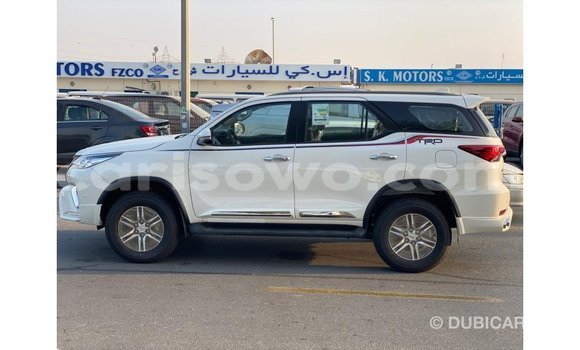 Sayi Imported Toyota Fortuner White Mota in Import - Dubai a Benin Sayi Imported Toyota Fortuner White Mota in Import - Dubai a Benin