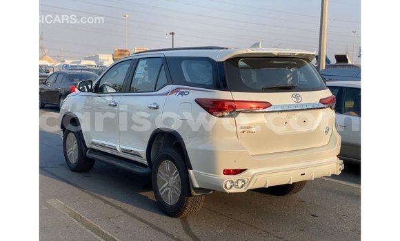 Sayi Imported Toyota Fortuner White Mota in Import - Dubai a Benin Sayi Imported Toyota Fortuner White Mota in Import - Dubai a Benin