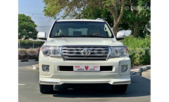 Ra Imported Toyota Land Cruiser funfun Ọkọ̀ in Import - Dubai ni Benin Ra Imported Toyota Land Cruiser funfun Ọkọ̀ in Import - Dubai ni Benin