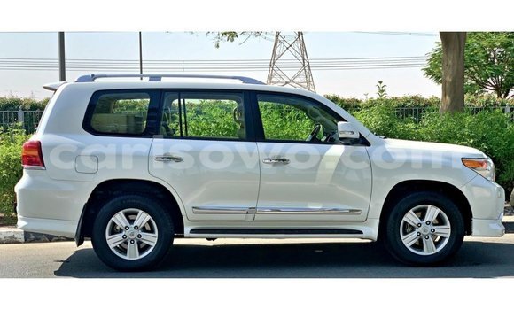 Ra Imported Toyota Land Cruiser funfun Ọkọ̀ in Import - Dubai ni Benin Ra Imported Toyota Land Cruiser funfun Ọkọ̀ in Import - Dubai ni Benin