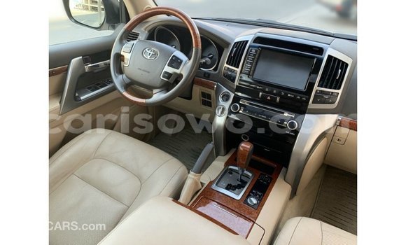 Ra Imported Toyota Land Cruiser funfun Ọkọ̀ in Import - Dubai ni Benin Ra Imported Toyota Land Cruiser funfun Ọkọ̀ in Import - Dubai ni Benin
