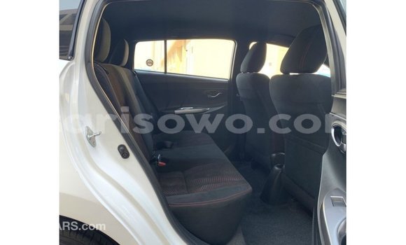 Sayi Imported Toyota Yaris White Mota in Import - Dubai a Benin Sayi Imported Toyota Yaris White Mota in Import - Dubai a Benin