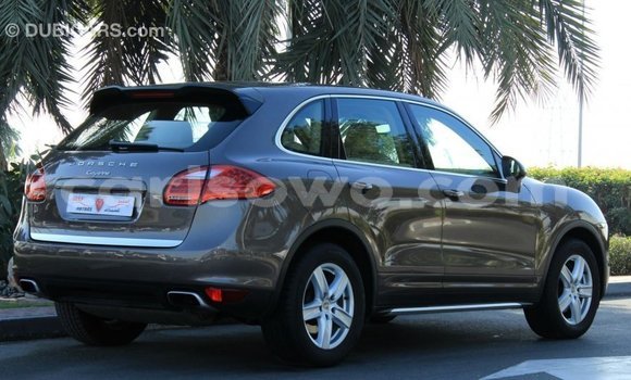 Sayi Imported Porsche Cayenne Brown Mota in Import - Dubai a Benin Sayi Imported Porsche Cayenne Brown Mota in Import - Dubai a Benin