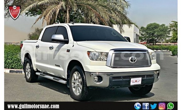 Acheter Import Voiture Toyota Tundra Blanc à Import - Dubai, Benin