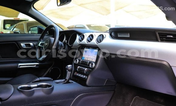 Acheter Import Voiture Ford Mustang Noir à Import - Dubai, Benin Acheter Import Voiture Ford Mustang Noir à Import - Dubai, Benin