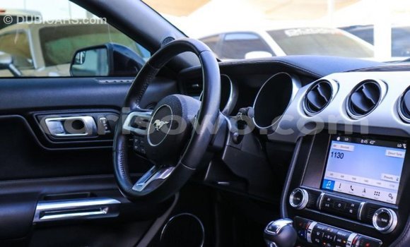 Acheter Import Voiture Ford Mustang Noir à Import - Dubai, Benin Acheter Import Voiture Ford Mustang Noir à Import - Dubai, Benin