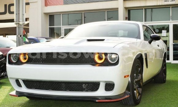 Ra Imported Dodge Challenger funfun Ọkọ̀ in Import - Dubai ni Benin