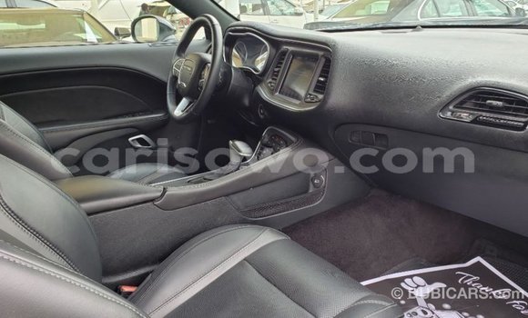 Acheter Import Voiture Dodge Challenger Blanc à Import - Dubai, Benin Acheter Import Voiture Dodge Challenger Blanc à Import - Dubai, Benin