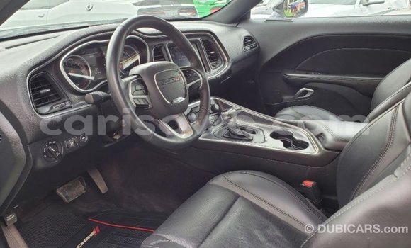 Acheter Import Voiture Dodge Challenger Blanc à Import - Dubai, Benin Acheter Import Voiture Dodge Challenger Blanc à Import - Dubai, Benin