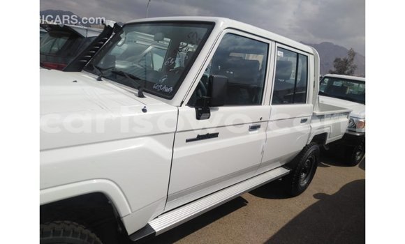 Buy Import Toyota Land Cruiser White Car in Import - Dubai in Benign Buy Import Toyota Land Cruiser White Car in Import - Dubai in Benign
