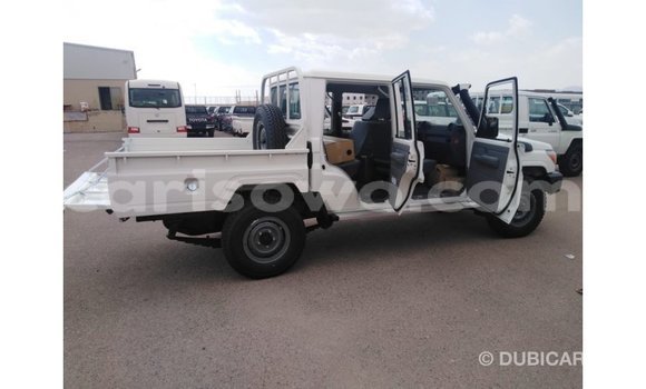 Buy Import Toyota Land Cruiser White Car in Import - Dubai in Benign Buy Import Toyota Land Cruiser White Car in Import - Dubai in Benign