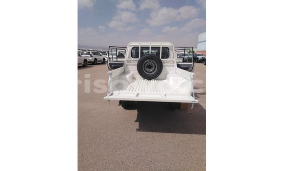 Buy Import Toyota Land Cruiser White Car in Import - Dubai in Benign Buy Import Toyota Land Cruiser White Car in Import - Dubai in Benign