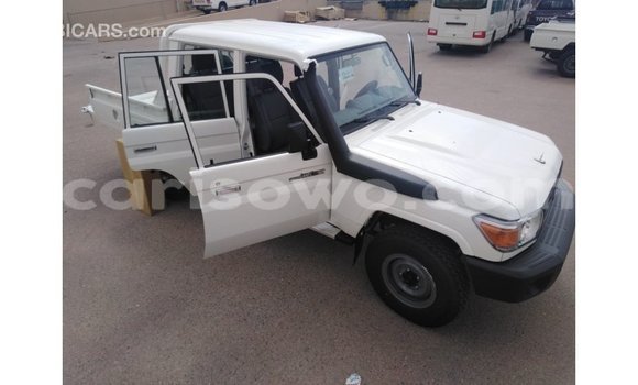 Ra Imported Toyota Land Cruiser funfun Ọkọ̀ in Import - Dubai ni Benin Ra Imported Toyota Land Cruiser funfun Ọkọ̀ in Import - Dubai ni Benin
