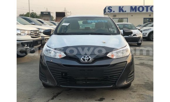 Ra Imported Toyota DA Miiran Ọkọ̀ akẹ́rù ńlá in Import - Dubai ni Benin