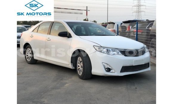 Acheter Import Voiture Toyota Camry Blanc à Import - Dubai, Benin Acheter Import Voiture Toyota Camry Blanc à Import - Dubai, Benin