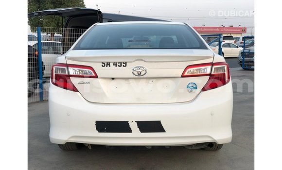 Sayi Imported Toyota Camry White Mota in Import - Dubai a Benin Sayi Imported Toyota Camry White Mota in Import - Dubai a Benin