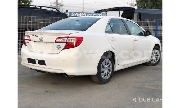 Sayi Imported Toyota Camry White Mota in Import - Dubai a Benin Sayi Imported Toyota Camry White Mota in Import - Dubai a Benin