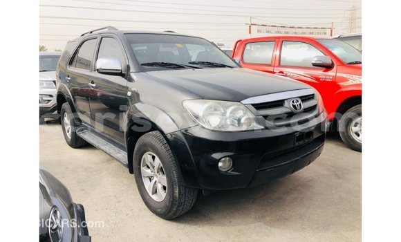 Acheter Import Voiture Toyota Fortuner Noir à Import - Dubai, Benin Acheter Import Voiture Toyota Fortuner Noir à Import - Dubai, Benin