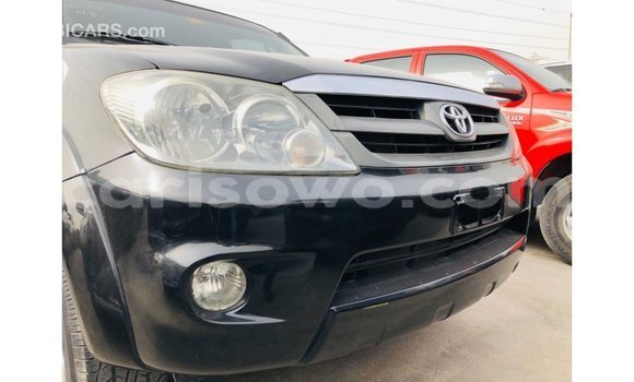 Acheter Import Voiture Toyota Fortuner Noir à Import - Dubai, Benin Acheter Import Voiture Toyota Fortuner Noir à Import - Dubai, Benin