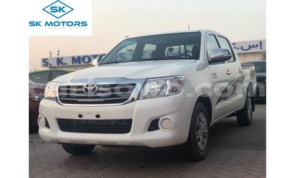 Acheter Import Voiture Toyota Hilux Blanc à Import - Dubai, Benin